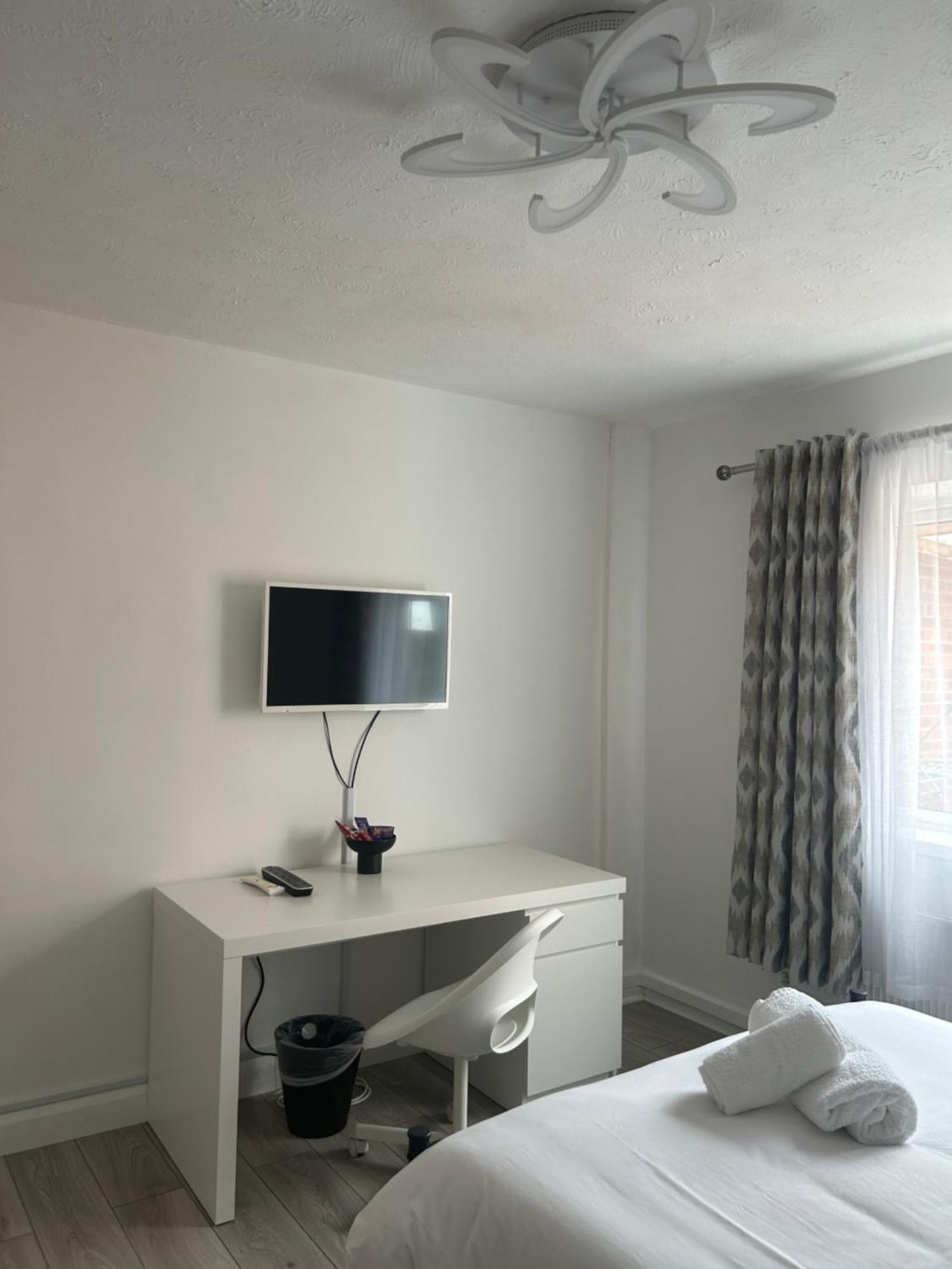 No6 Overnight Stays Free Onsite Parking Hindlip Dış mekan fotoğraf