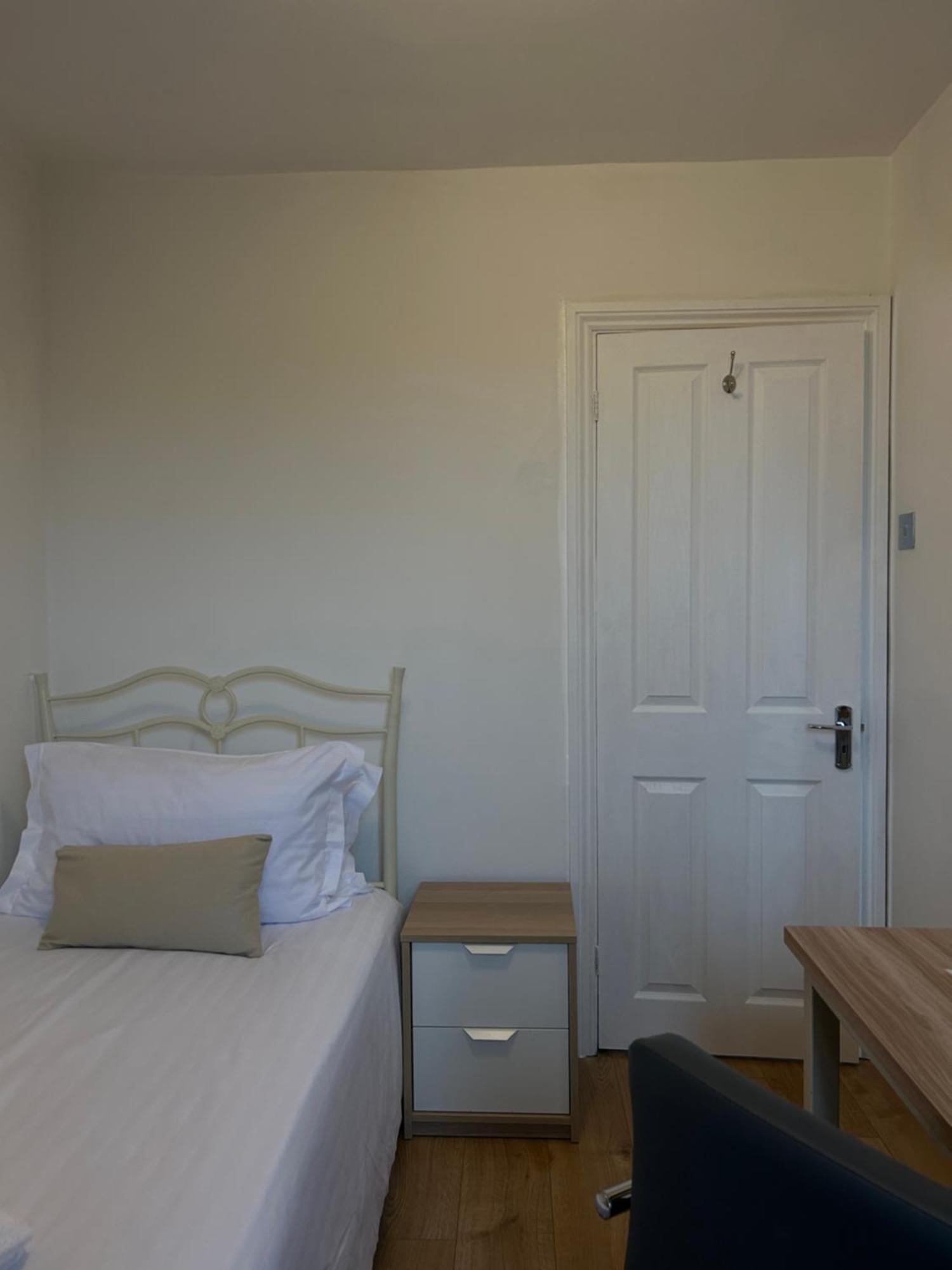 No6 Overnight Stays Free Onsite Parking Hindlip Dış mekan fotoğraf